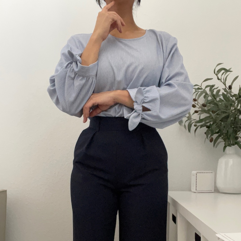 NEW CALVIN KLEIN BLUE WHITE STRIPED BLOUSE TOP WITH BOWS